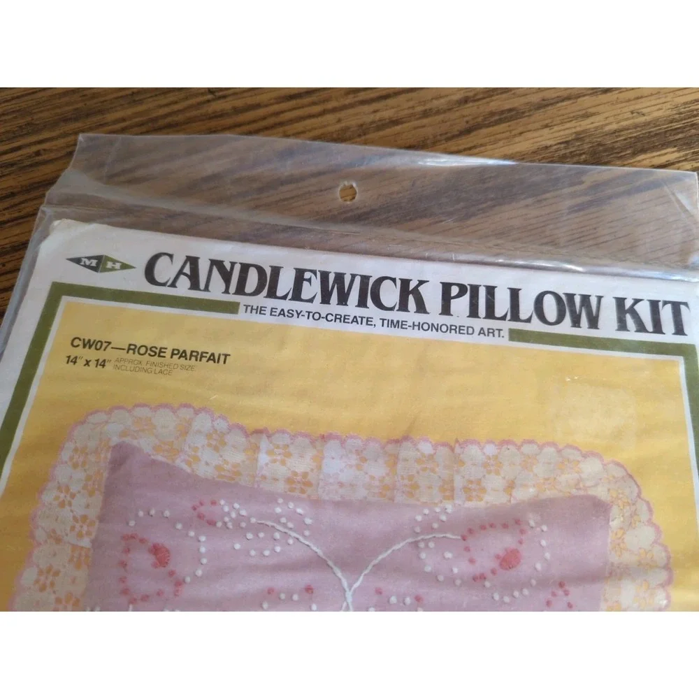New Sealed Vintage Rainbow Parfait Candlewicking Embroidery Pillow Kit 14 X 14